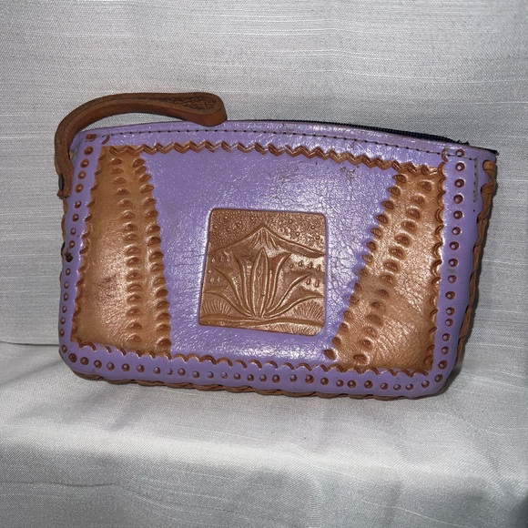 HANDMADE - Picture 2 of 2